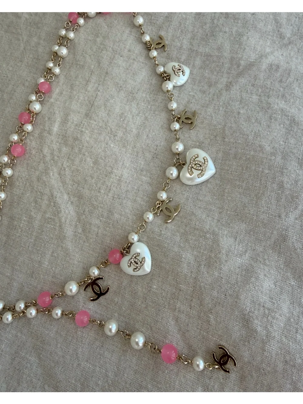 CHANEL Pink and White Pearl Heart Charm Belt